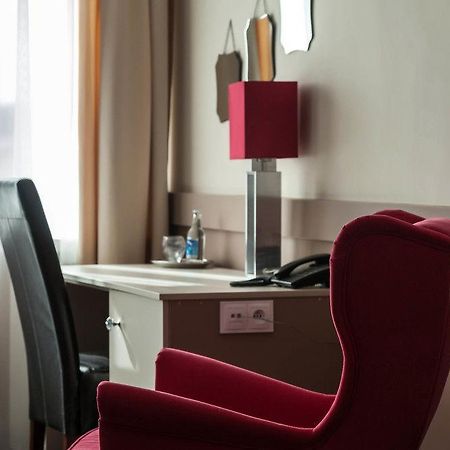 Hotel Cristal Park Tarnów エクステリア 写真